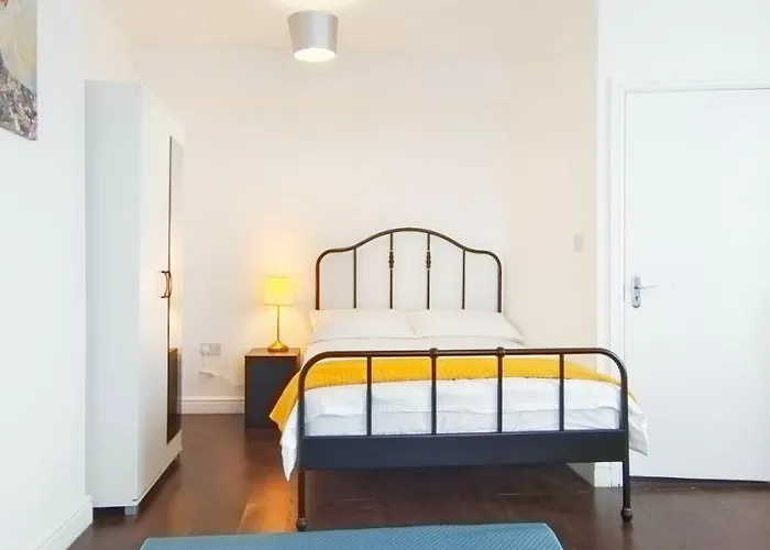 Acacia Flat 189 In Wembley